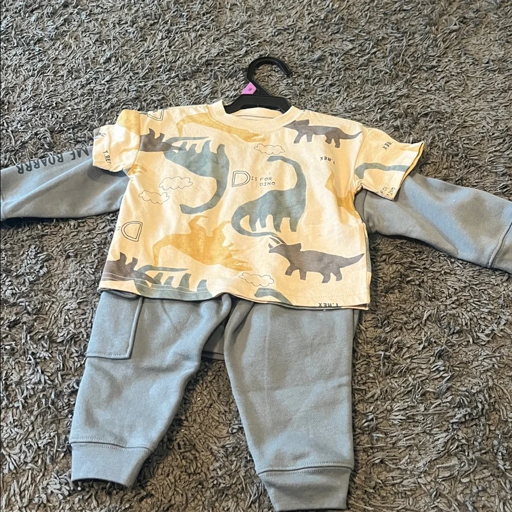 Carters beautiful set